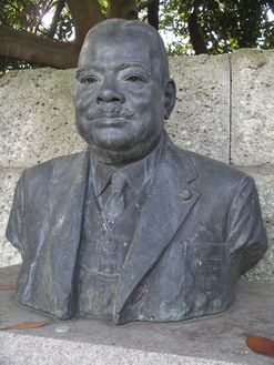 銅像 小笠原三九郎