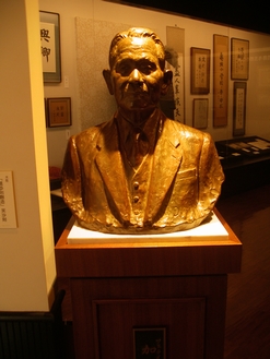 銅像 加藤与五郎